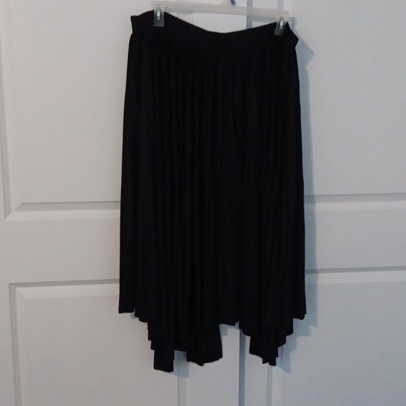 Black Skirt - Picture 1 of 5